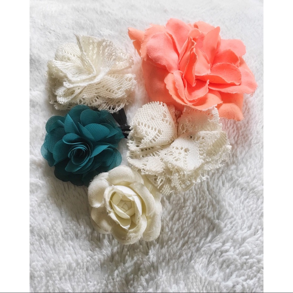 F21 Flower Hair Clips- Bundle 🌺🌸